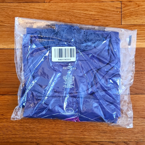 ❤️NWT VINTAGE TORRID DISNEY PRINCESS BELLE TEE BEAUTY AND THE BEAST TEE SIZE 1X - Picture 4 of 9